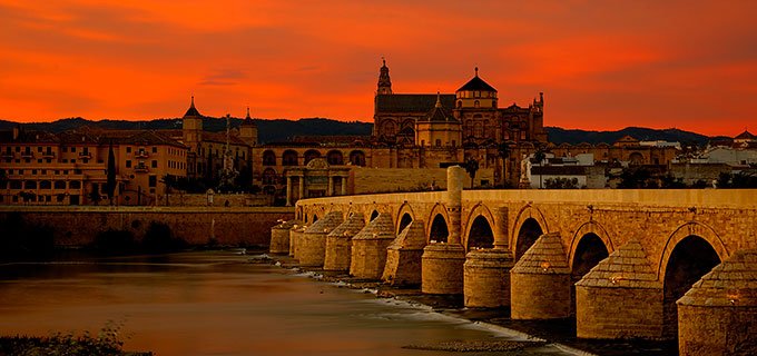 Pues sí... No nos cansamos de disfrutarlas... MT <a href="/andaluciatipica/">Andalucía Típica</a>: 10 increíbles fotos de Córdoba que no te puedes perder: ow.ly/YInDJ #CórdobaESP #Turismo #Andalucía #Viajar #Escapada <a href="/CordobaESP/">Turismo de Córdoba</a>