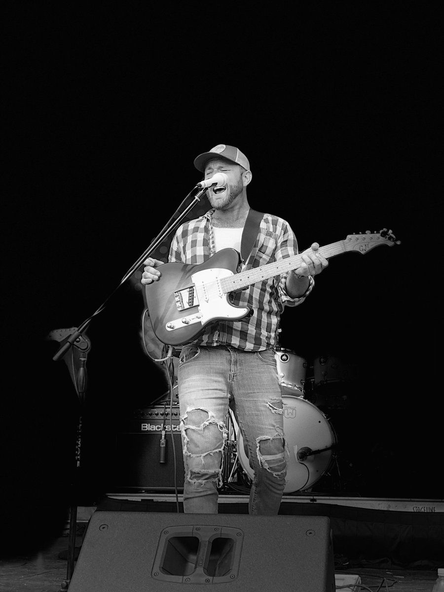 ryansimsband's tweet image. Las Vegas High School - Las Vegas, NV on March 20th while out with @HSNTours's Spring Tour
#ryansims #mysideofthestory #high4recordings #newcountrymusic #highschoolnation #lasvegashighschool #lasvegas #countrymusic #countryrock #countrypop