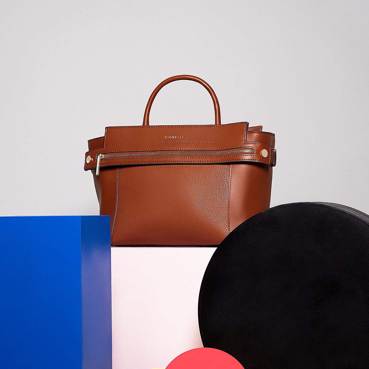 RunwayBags's tweet photo. It's time to get your tan on with the Abbey - down from £69 to £48.30 https://t.co/bXHtZA263d https://t.co/etiDsr2Up8