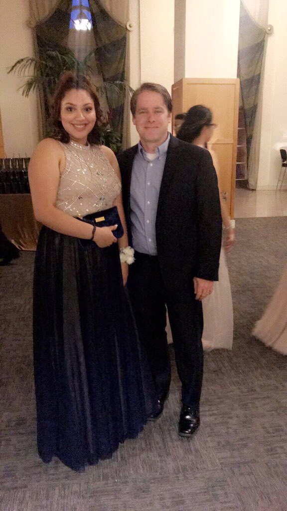 ojiverde141's tweet photo. #PROM2018 #RIVERWOODHS #JACKIEPAVON @RICSPrincipal @DrTobo1 https://t.co/tnk4pD7E6T