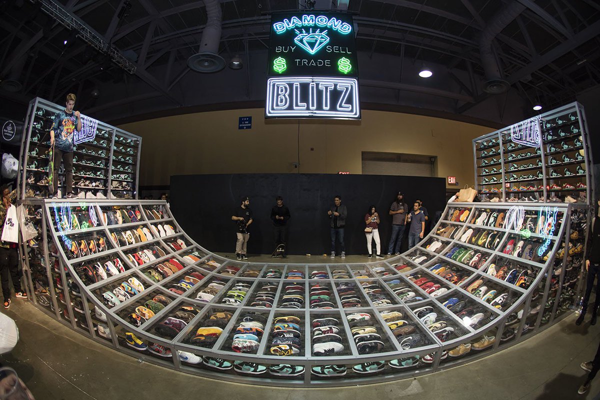 Full plexiglass mini ramp we built showcasing classic <a href="/nikesb/">NIKE SB</a>’s for the <a href="/diamondsupplyco/">Diamond Supply Co.</a> booth at @complexcon last year. For custom build's you can contact us in our bio! #caskateparks #buildskateboarding #nikesb #diamondsupply