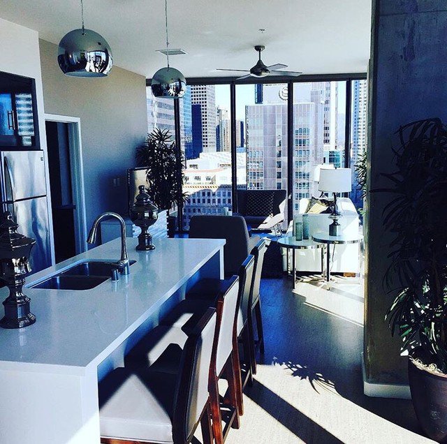 AuthurTaylor's tweet photo. Hanging out with our friends at 8th + Hope today. This #luxurious Loft community is situated in the ❤️ DTLA and sets the standard in luxury high rise living. Inspired to move? Contact us today! https://t.co/OLOmXDMCtH