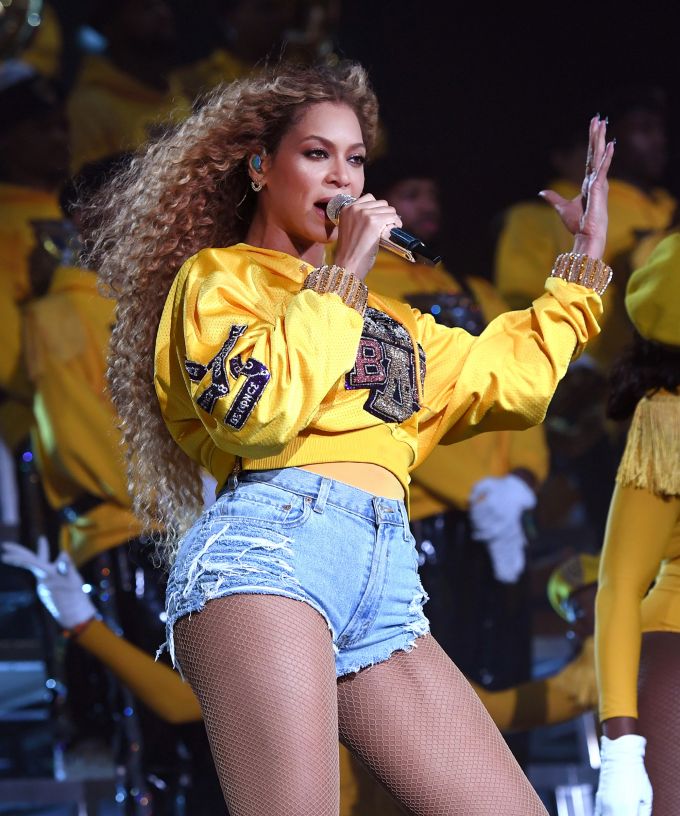 PalacinkaBeauty's tweet image. .@Beyonce's MUA @sirjohnofficial Shares The Secrets Behind Her #Coachella #Beauty Look  ht.ly/FhIq30jvAWM #makeuphowto #makeuptips #makeupartist #celebritybeauty #beyonce #beychella #maquillage #makeup #cosmetics #kosmetika