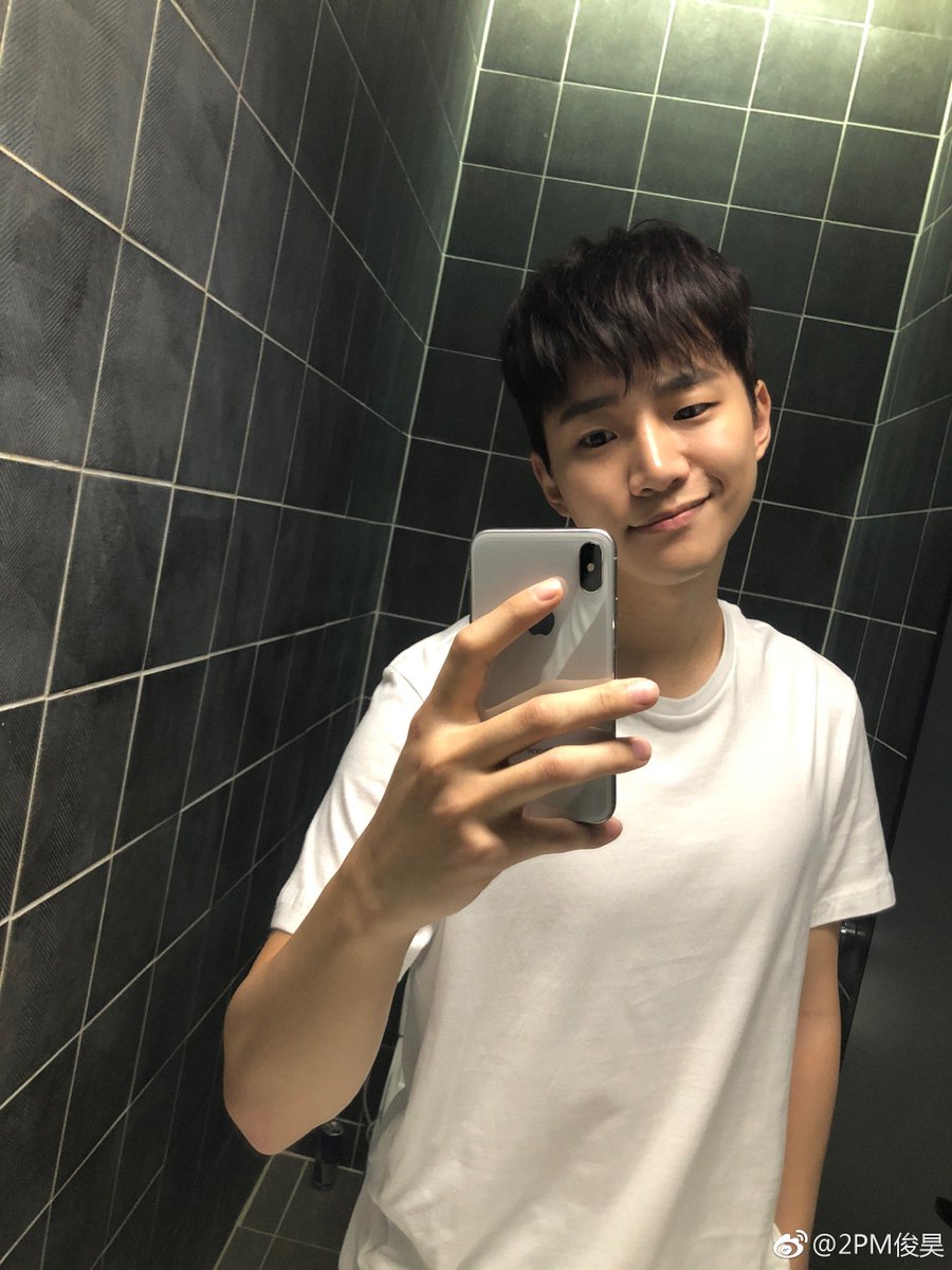 2pmsnaps's tweet photo. [JUNHO WEIBO] 2PM俊昊: My new drama ‘wok of love’ ​ https://t.co/D5EggLblIm #kpopsnaps https://t.co/JbTpZiWqEP