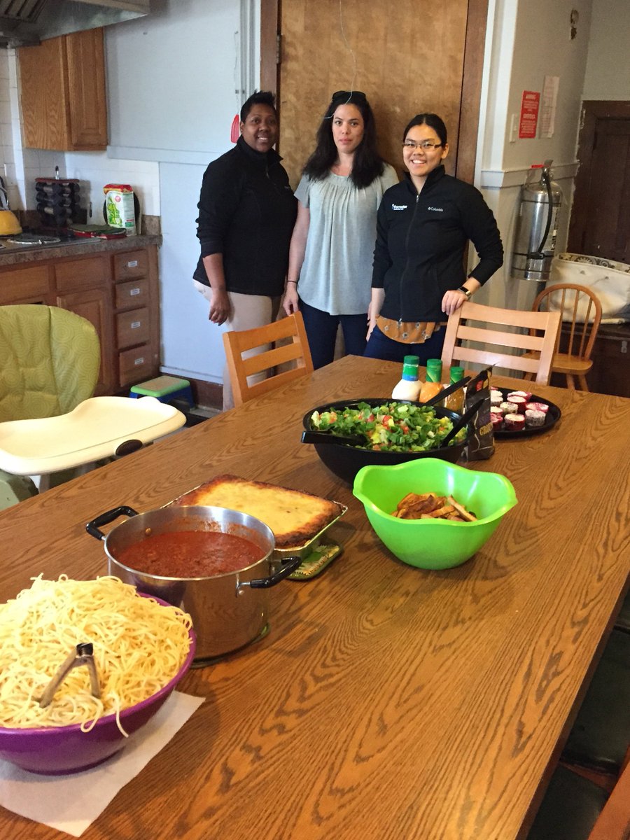 ForresterTweets's tweet photo. Several Forrester Team Members used their VTO (volunteer time off benefit) to  serve lunch @stepstonesmd last week. The Rockville family shelter helps homeless families transition into stable environments. #keepbuildingtogether https://t.co/l9RDeZNans