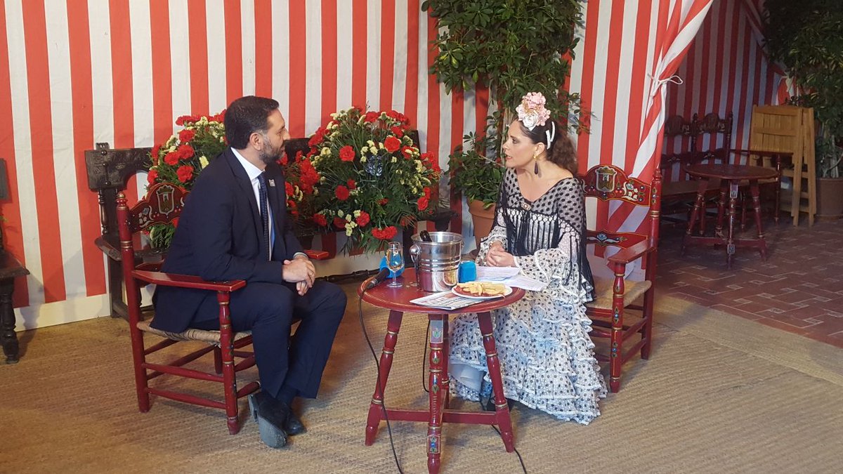 @ondaluztv estrena la #FeriaSevilla18 HOY a partir de las 18:28. #VivaLaFeria18 de @OndaluzSevilla contará con el consejero de @TurismoDeporAND <a href="/sevinela_s/">Sevinela'S Oficial.</a> de <a href="/sonografic/">SONOGRAFIC</a> y #MediaLuna #RocíoOrta #ManuelFernandez de <a href="/ADRIATICORECORD/">ADRIÁTICO RECORDS</a> desde caseta <a href="/Ayto_Sevilla/">Ayuntamiento de Sevilla</a>