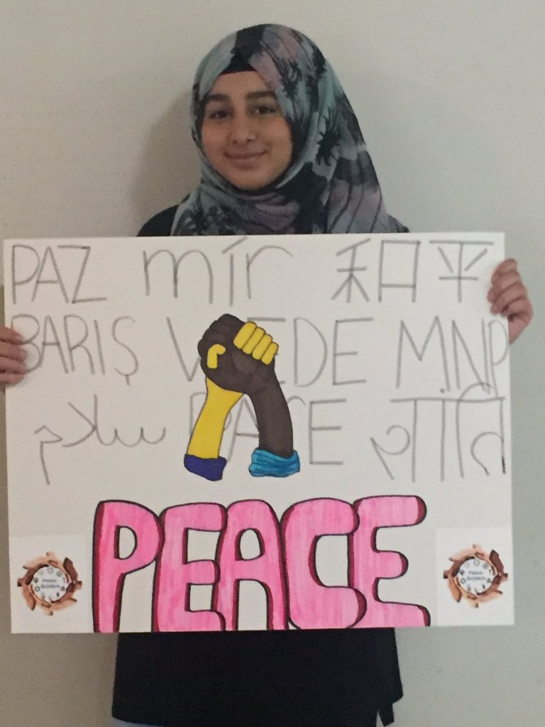 PeaceBuilders17's tweet photo. Part 2 of Sign Making:) https://t.co/tmJdwrsWUz