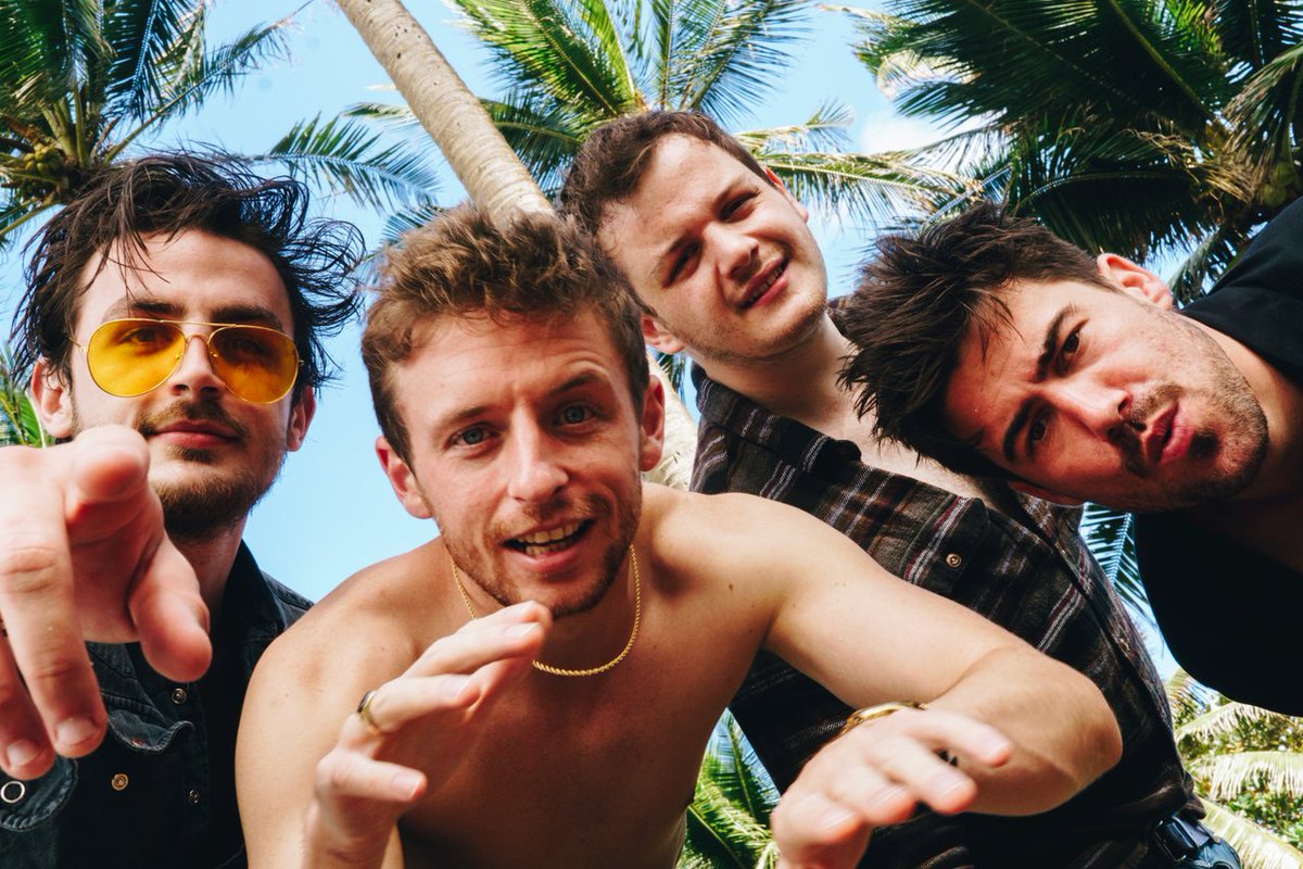 SpindleMagazine's tweet photo. It’s takeover time! @SkinnyLivingUK are commandeering Spindle this week. Watch the boys kick the whole thing off in Hawaii, and keep your eyes peeled throughout the week for a seriously big prize 🌴 https://t.co/oaGUuzUmdT @STATravel @VisitTheUSAuk #RhythmOfTheStreets 🇺🇸 https://t.co/NTXKFeug8k