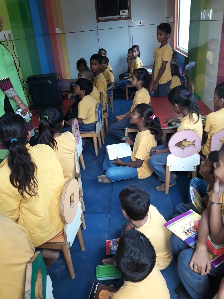 ichr2016's tweet photo. Awesome digital education on wheels https://t.co/E7in8m4nby
