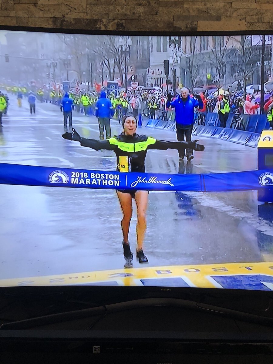 karagoucher's tweet photo. NEVER GIVE UP!!! @des_linden is you BOSTON MARATHON CHAMPION! 🇺🇸 https://t.co/2m1vOlpd4O