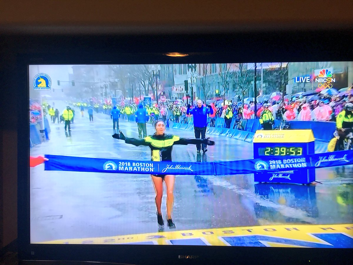 SO MUCH YES!!! 
Masterful execution and a thrilling day for Des and Hansons!🏃🏽‍♀️