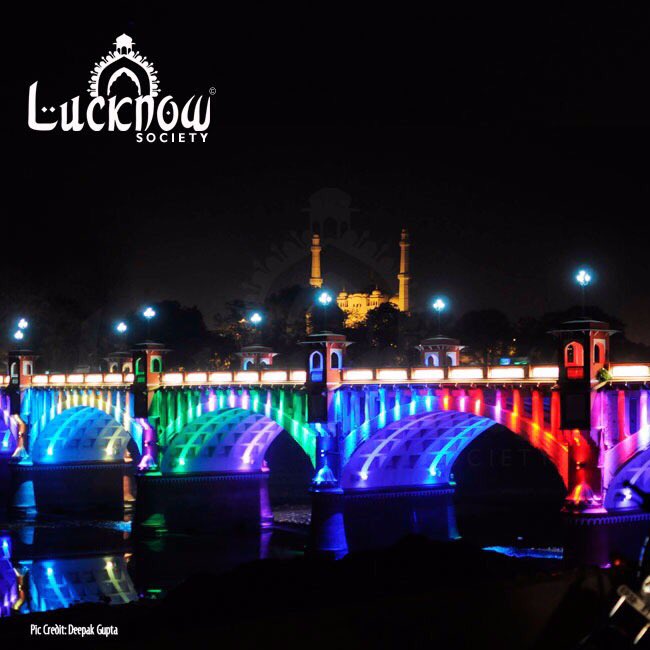 lucknow_me's tweet photo. आख़िरी बार ये लाइट जलते कब देखा था आप लोगों ने ?
#LaalPul #PakkaPul #HardingeBridge #Hussainabad #SaveOurHeritage #Lucknow https://t.co/RFnnRvS61l