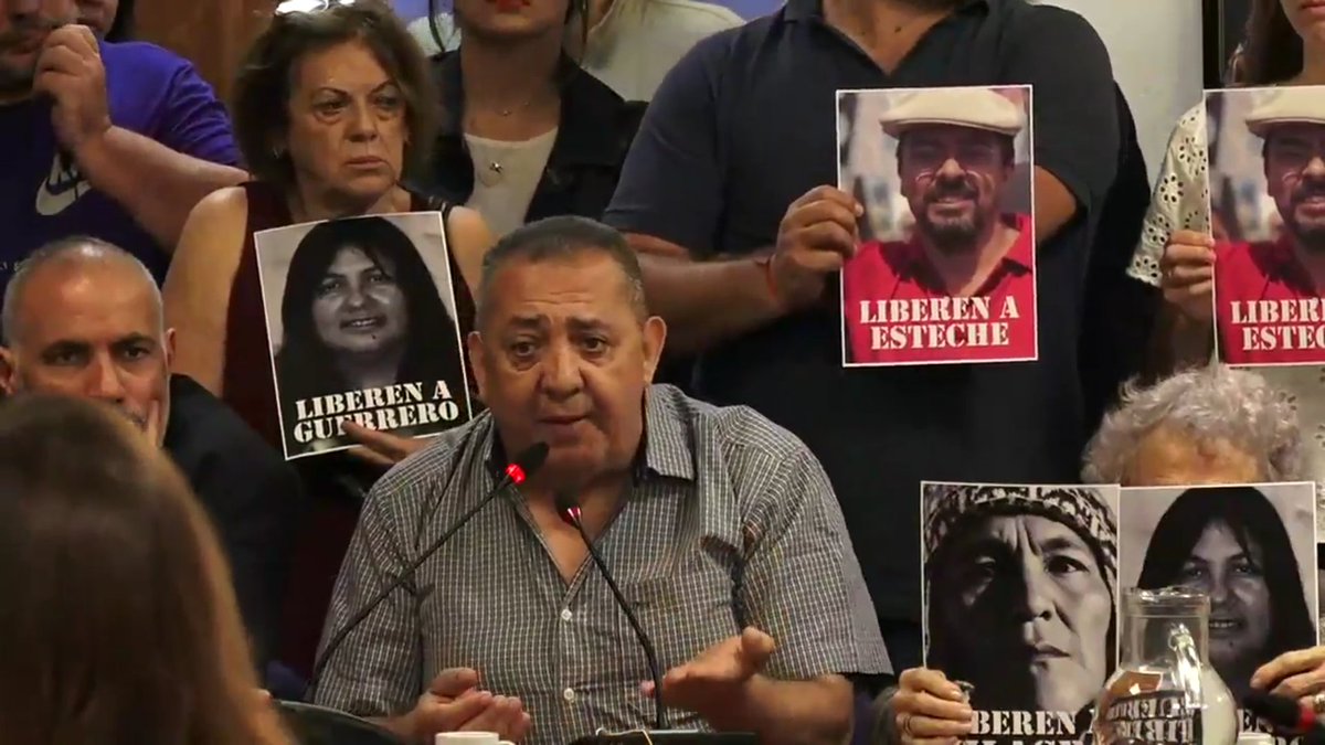 JulietaSLFG's tweet image. Conferencia de prensa x la Democracia y la libertad de lxs presxs políticxs 
&quot;...hoy no hay un Estado de Derecho, hay un Estado de Derecha...&quot; @Florencia_Prego 
#LibertadAFernandoEsteche 
#LibertadALxsPresxsPoliticxs