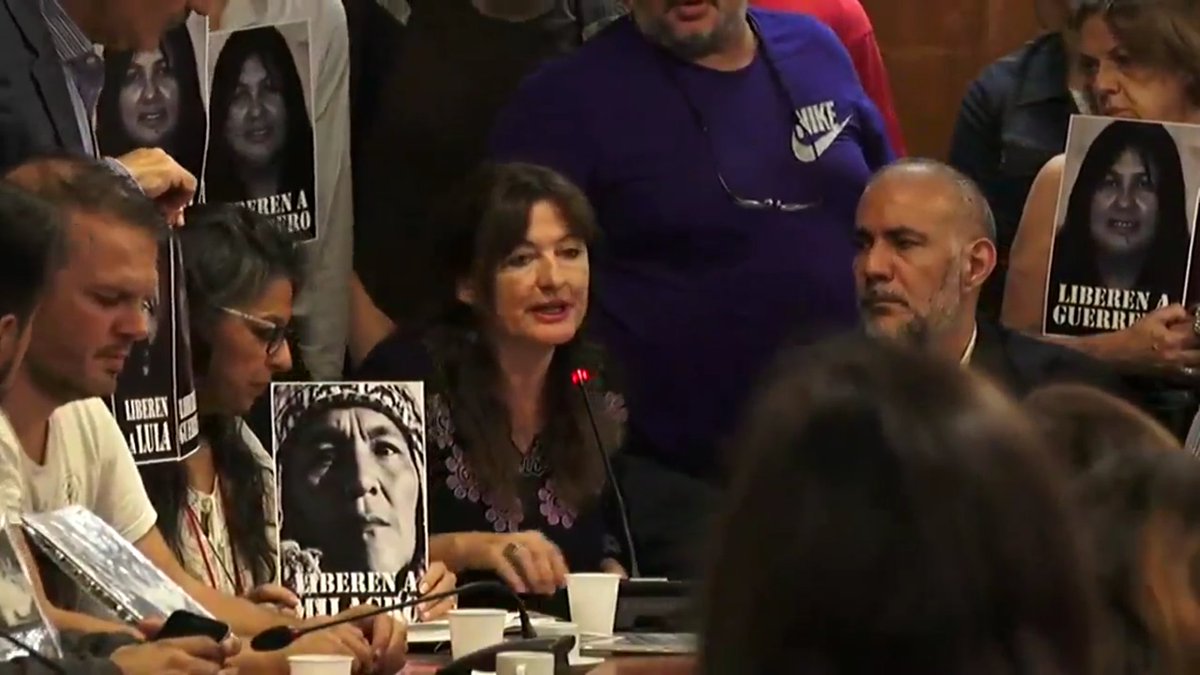 JulietaSLFG's tweet image. Conferencia de prensa x la Democracia y la libertad de lxs presxs políticxs 
&quot;...hoy no hay un Estado de Derecho, hay un Estado de Derecha...&quot; @Florencia_Prego 
#LibertadAFernandoEsteche 
#LibertadALxsPresxsPoliticxs