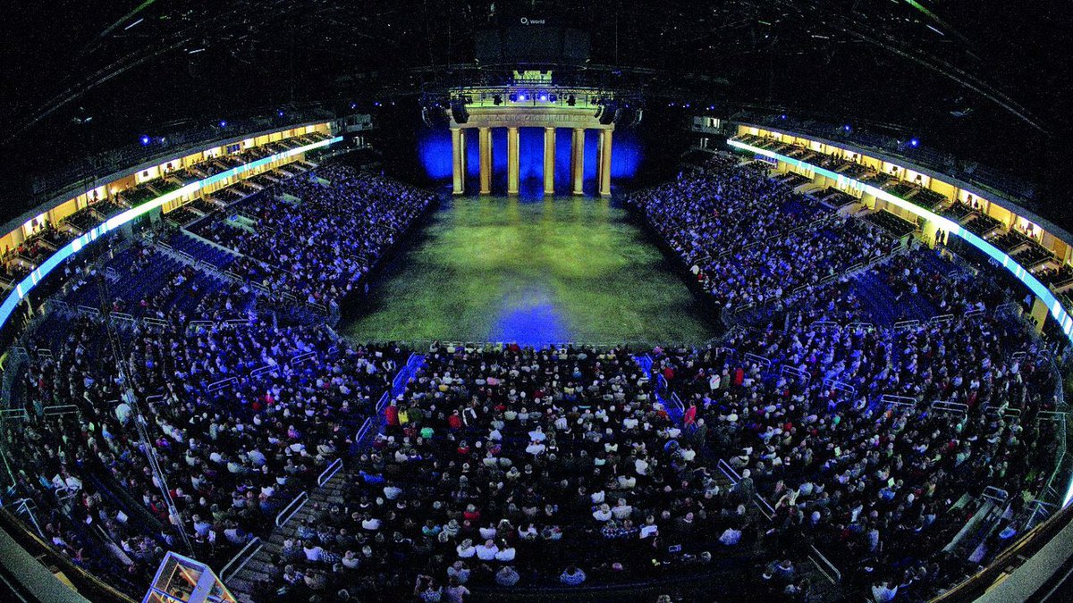LAtotheMoonNews's tweet photo. SHOW 33 – TONIGHT
Lana Del Rey and Cat Power are bringing the #LAtotheMoonTour to the Mercedes-Benz Arena in Berlin, Germany!
Show: 20:00 https://t.co/XgkYkUJKKw