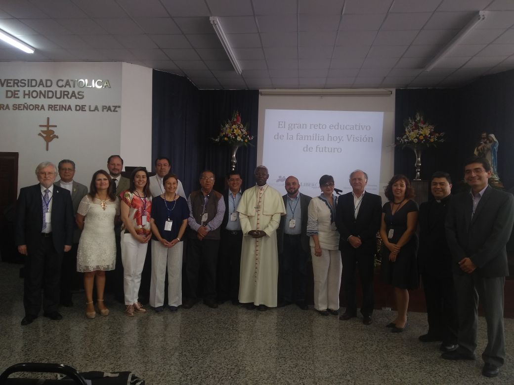 icf_austral's tweet photo. El ICF de la Universidad Austral participó del encuentro bienal de #REDIFAM en Honduras
https://t.co/t3C4rzFNgm https://t.co/N8NUlMJKsb