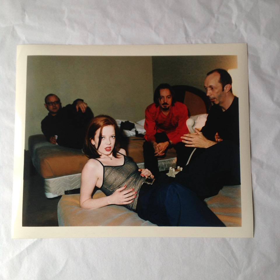 HustlerGallery's tweet image. Great selection of #ShirleyManson & #Garbage Promo Prints, taken during the release of #Version20 - ideal for framing. ebay: ebay.co.uk/sch/fma1-uk/m.… Etsy: etsy.com/uk/shop/TheHus…