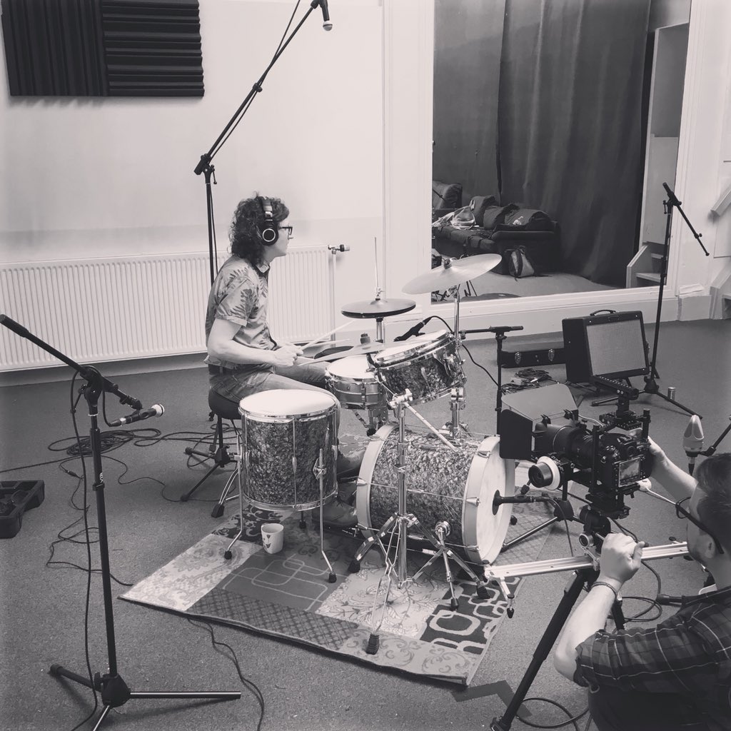 apporrecordings's tweet photo. Let there be #drums #recording #studio #recordingstudio #mobile #applesandorangesrecordings #glynjohns #beyerdynamicsm160 #neumanntlm107 #beyerdynamicsm88 #gretsch #catalinamaple #paulvervaine https://t.co/Sp704qiTfB