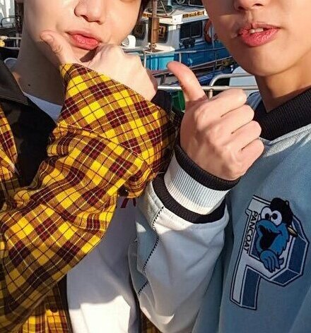 ptgsdetails's tweet photo. #SHINEJINHONGSEOKDAY
⋆ noses
⋆ lips
⋆ hands https://t.co/maAbVGytvC