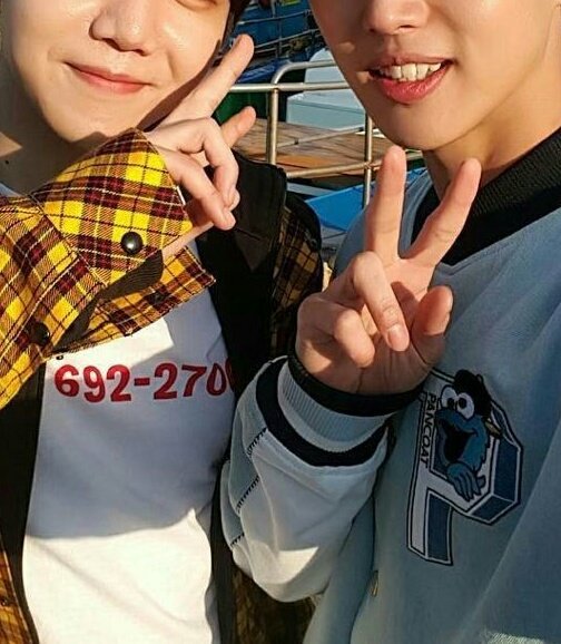 ptgsdetails's tweet photo. #SHINEJINHONGSEOKDAY
⋆ noses
⋆ lips
⋆ hands https://t.co/maAbVGytvC