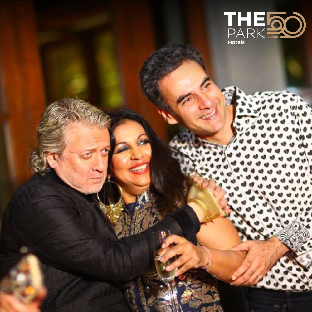 #MondayMemories Amongst the who’s who of fashion, bollywood and other industries, Rohit Bal’s presence at The Park Kolkata 50 years celebration with his ingenuity was beyond any fashion runway. #AnythingButOrdinary #50YearsOfThePark #TheParkHotels #Celebration