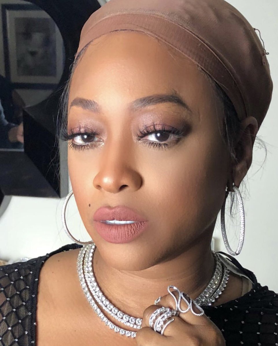 TRINArockstarr's tweet photo. Me still trying to find my wig after #Beychella 👑🐝💙 https://t.co/TRYRmN7yjl