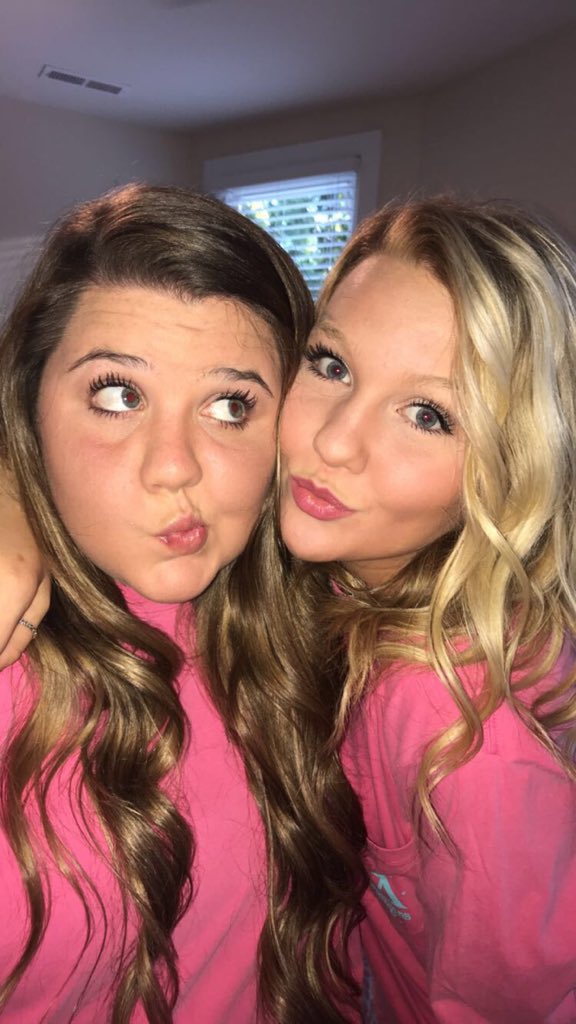 emily_hassler26's tweet photo. Wishing the happiest of 20th birthdays to my other half @haley_hickam 💓 I thank God every day for putting you in my life. Thank you for always being so goofy &amp; knowing just how to make me laugh ;) I love you forever!!! 🤩💋💛🌸✨🥂#trudy https://t.co/mu0IYA9PPn