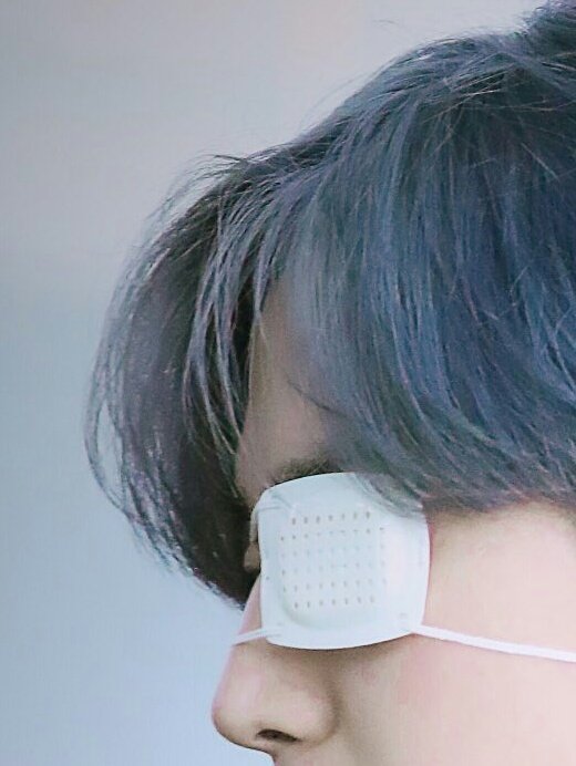 ptgsdetails's tweet photo. #HappyHongseokDay
⋆ eye patch
⋆ hair
⋆ nose https://t.co/Xy2qzXP0GK