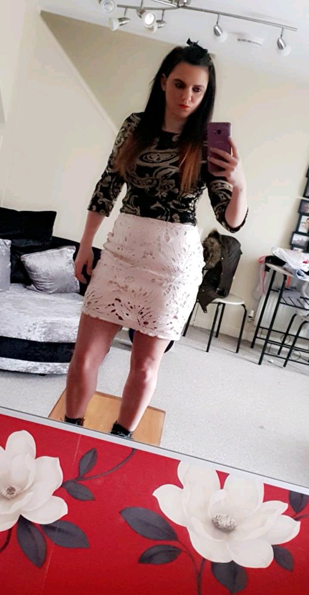 Welshangel88's tweet photo. #bessima #grub #snapchat https://t.co/VQePU4sJTs