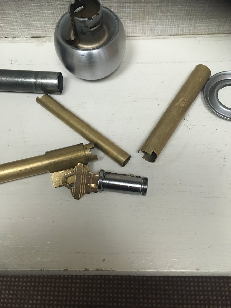 proflocksmith's tweet photo. #Commercial #doorknob #rekey #masterkey system, #cutkeys.
Get Prof #Locksmith #local #locksmithnearme #services for #masterkey, #rekey #cutkeys.
+1 (617) 870-8468
https://t.co/CsmcUUXNFZ https://t.co/hw5ZsMbCAv