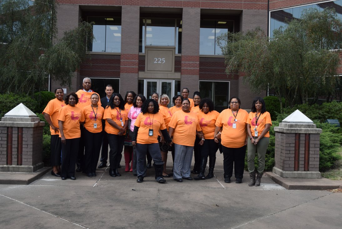 InfoReliance's tweet photo. #ECSEngage was proud to sponsor ECS business analyst Capucine Smith as a participant in the @SistaStrut  3K Breast Cancer Walk in Memphis. Capucine Smith (front row, center right) walked to raise awareness about breast cancer and women of color. #ECSsupportsourvolunteers https://t.co/Wx2ujyi9JU