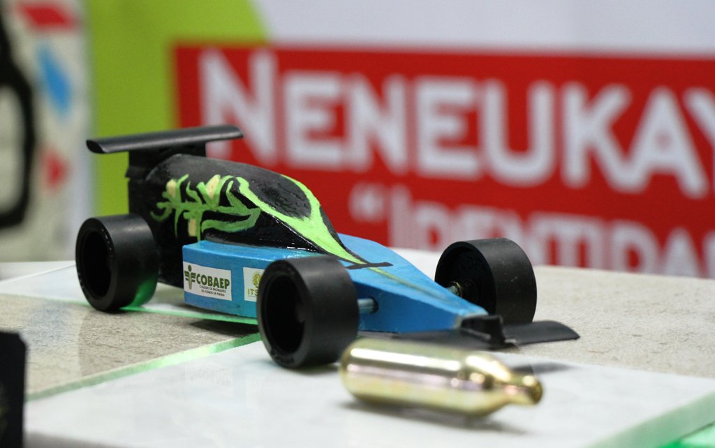 cobaep's tweet photo. Alumnos que integran la Escudería #Tesla27 del @Cobaep_P27 de #Zaragoza, se posicionaron como campeones en la categoría de #Desarrollo del Desafío @F1inSchoolsMx realizado en la Ciudad de Puebla.
¡Enhorabuena chic@s!
#COBAEPCampeónF1
#OrgulloCOBAEP https://t.co/a5LJhrih79