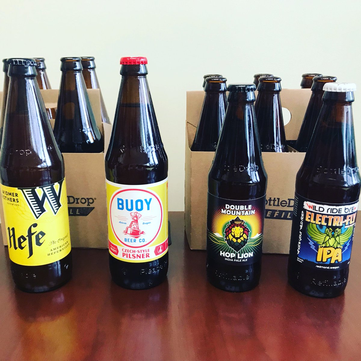 OLCV's tweet photo. One of the amazing presenting sponsors from our Annual Event event, @ORBottleDrop debuted these fantastic re-usable glass bottles @ #ecoprom! Thanks for everything you do!
Photo credit: @juleskbailey https://t.co/UpCbe26ebH https://t.co/wcxqEaJByB