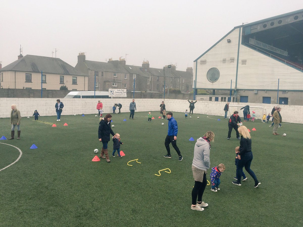 MontroseTrust's tweet photo. ⚽️ MINI DRIBBLERS LAUNCH ⚽️

Today saw the return of our unique Mini Dribblers session for children who are between 18 months and 3 years old.

A great session which saw plenty of touches on the ball, loads of smiles and some score their very first goal! https://t.co/t8R2ULspjV