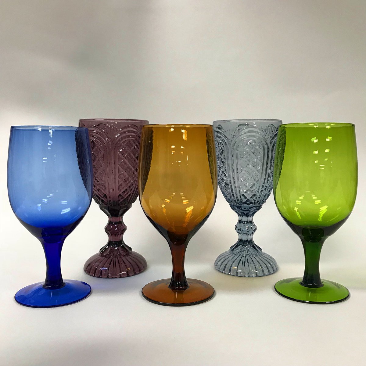 Event_Haus's tweet photo. Taste the rainbow 🌈 
Products: Bonny Glass, Colored Beverage Glass
#charlestonwedding #explorecharleston #eventprofs #weddinginspo #weddings #eventdecor #eventrentals #eventinspo #corporateevents #chsevents #stainedglass #gardenparty #supportlocalbusiness #coloredglass https://t.co/bXXFAXSoeO