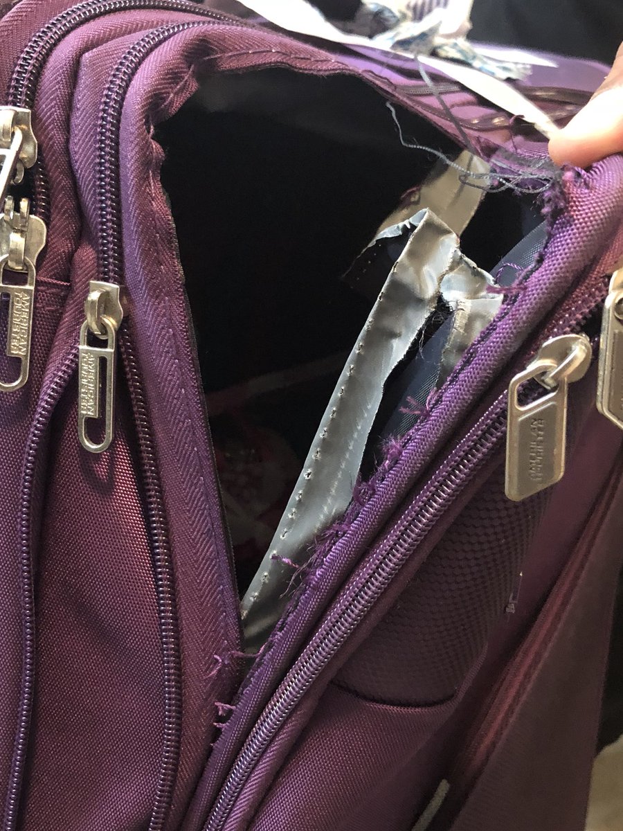gauravgupta2107's tweet image. Hello @SingaporeAir . Luggage arrived  damaged at SFO. This is not normal wear n tear #damaged #luggage