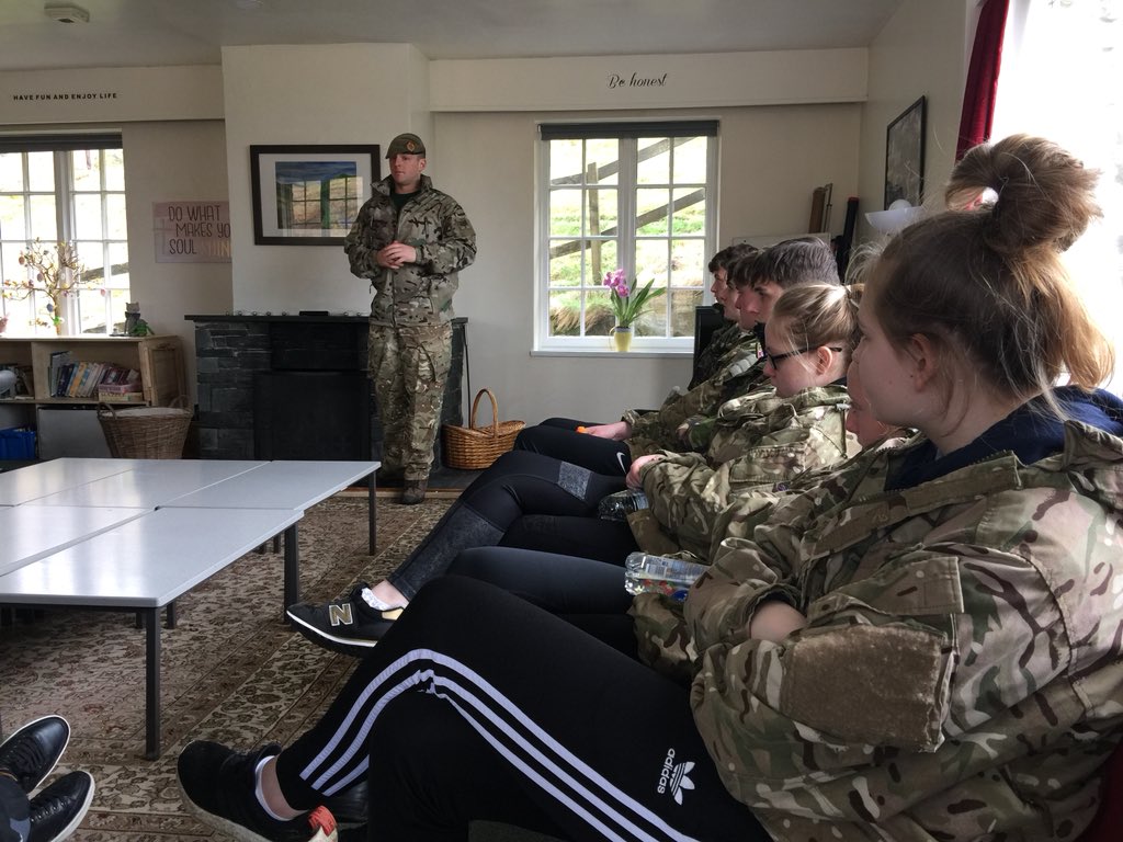 LCWC_Sport's tweet photo. L2 Public Services &amp; Sport students on Lions Challenge making the most of their experiential learning outdoors thanks to @lakedistrictnpa  #OutdoorClassroom @BTECStudents https://t.co/Daiiy5NM0y