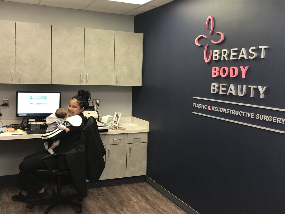 BreastnBodyDoc's tweet photo. Gina giving new employee orientation to our new cuteness coordinator. ππ #TrainThemYoung #MamasInMedicine #DoctorMom #WorkingMom
#BreastBodyBeauty #NaturalButNoticeable #PlasticSurgery #MommyMakeover #Liposuction #Atlanta #Marietta #WhatADoctorLooksLike #ILookLikeASurgeon https://t.co/020apC0nfz