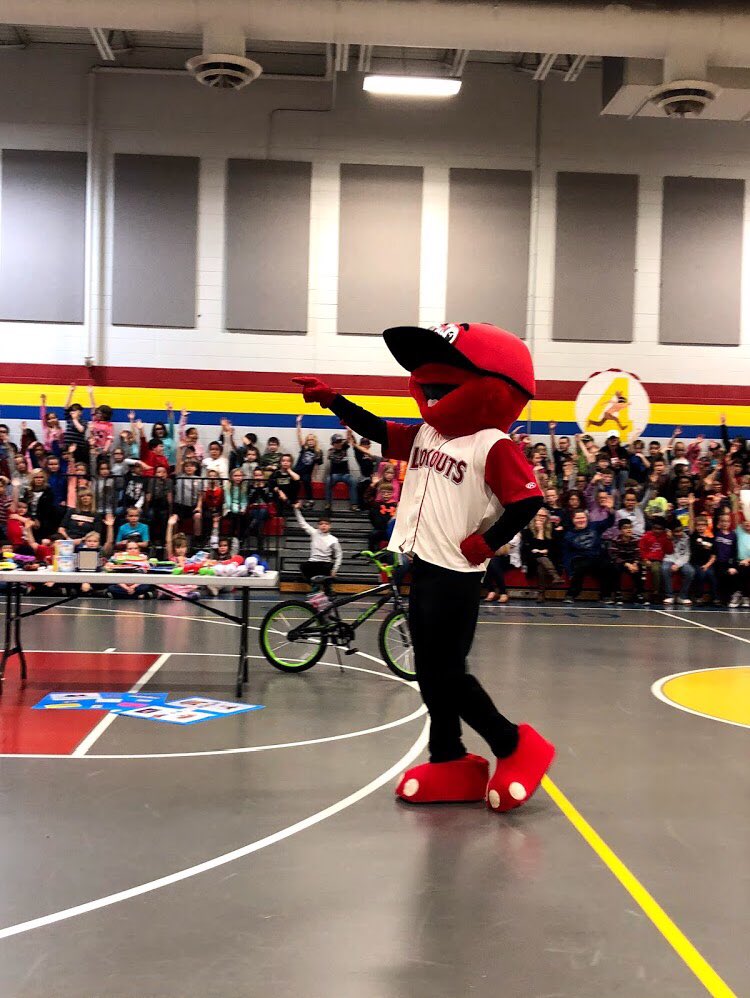 WCES_Cherokees's tweet photo. We had a great kickoff as we get ready to 'hit the test out of the park'! We loved having Lookout Looie join us to pep us up! Thank you so much to Southern Heritage Bank for donating bikes as part of our giveaway! #bewaterville https://t.co/RwZ8eYL6T1