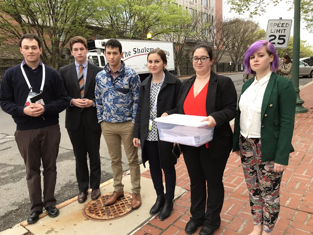 jstreetu's tweet photo. 6 J Street U leaders dropping off hundreds of letters at @IsraelinUSA asking them to #StopDemolitionsBuildPeace #JStreet10 https://t.co/Np2r8jkj6I