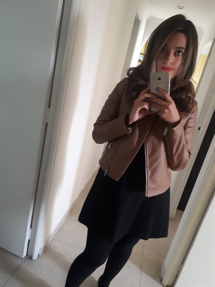 LilyPsychotic's tweet photo. Sunny monday! #LifeInBlack #ootd #LBD https://t.co/PxulTprDoc