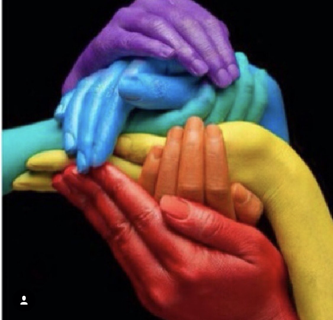 Jasper_Pizza's tweet photo. Hey Jasper! ✋🌈✋
Come by and high five for pride with us. We are asking our Jasper community to come help us paint our windows. We need handprints for our window display this Thursday from 3-5pm. We provide the paint you bring the high five. We need hands of all ages! Thanks! https://t.co/4gcMpsbccV