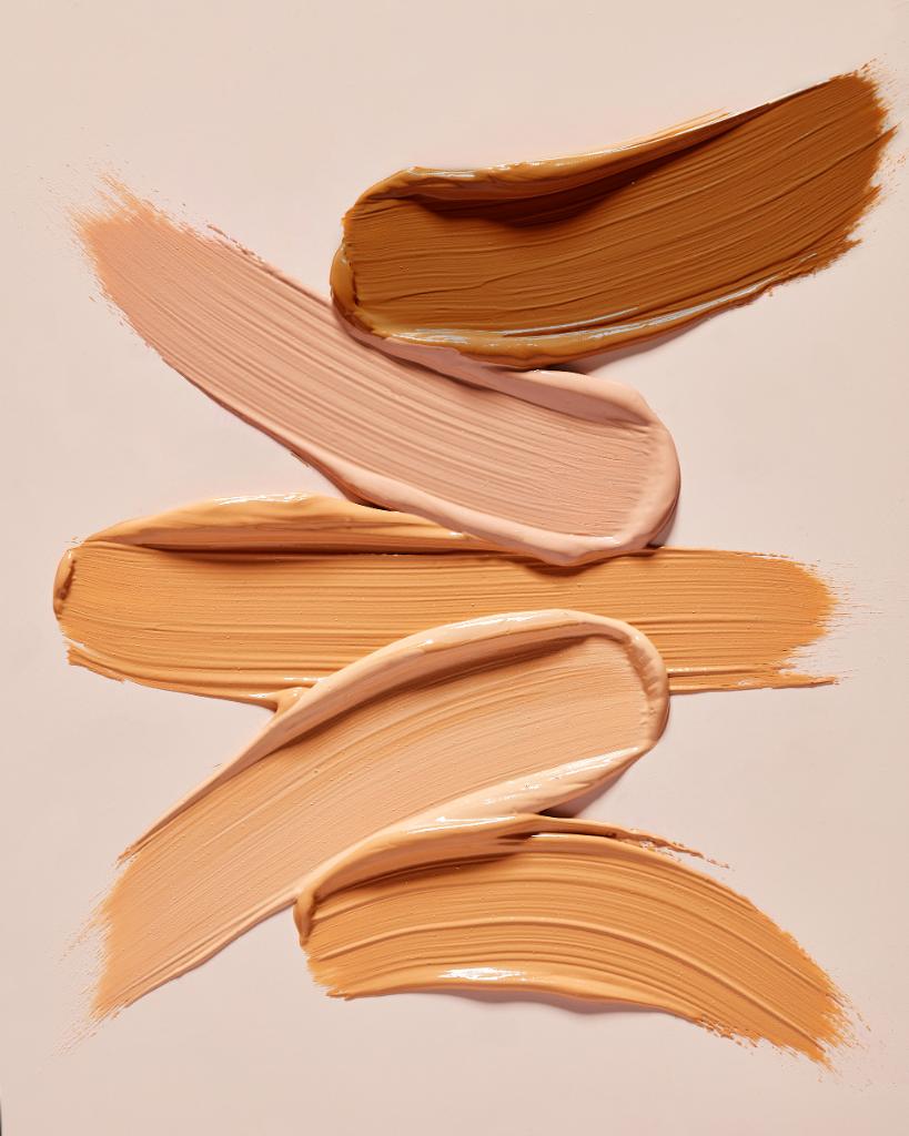 COVERGIRL's tweet photo. Reply below w/ π» if you can't resist a good swatch! Find your shade of #CleanMatte for fresh, natural coverage. #IAmWhatIMakeUp https://t.co/4lMoASrWYR
