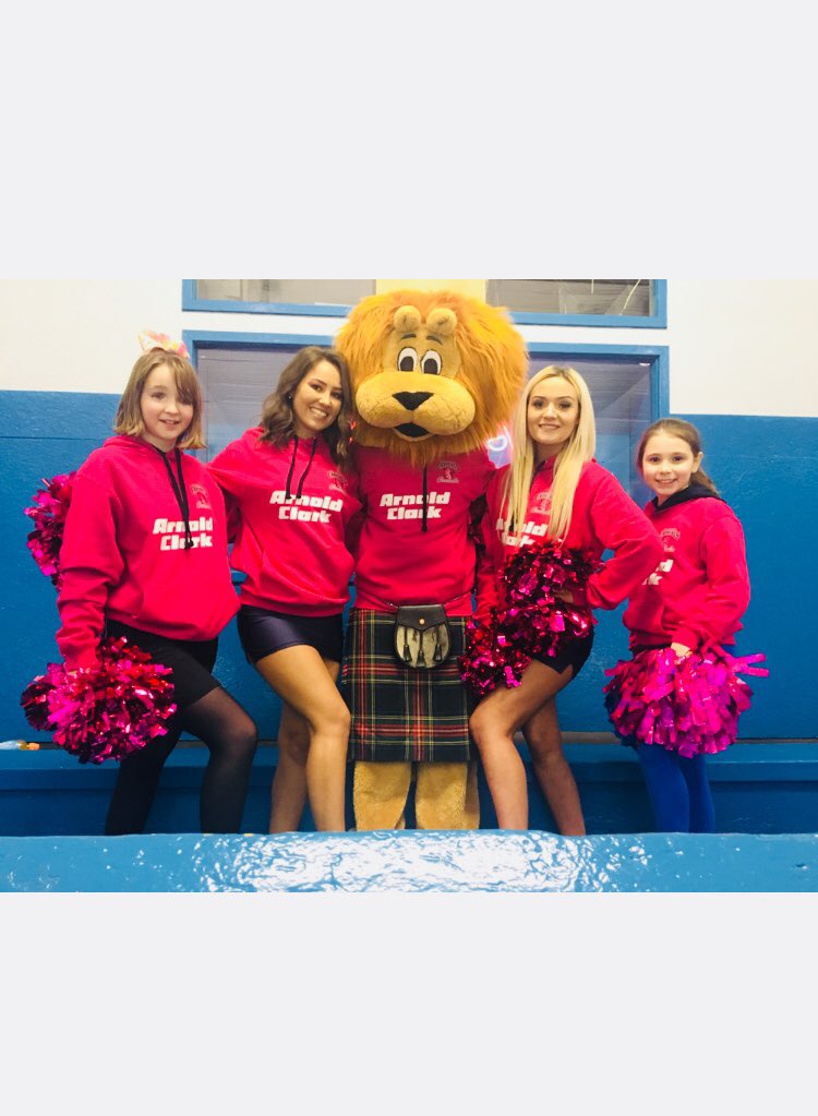 EdCapsPawz's tweet photo. My very own #PicsForPawz before I turn in for the night. All these seasons wouldn't have been such a good time without these guys, my Pride and my pals! @thepride_caps @Geordiemunro00 and ClangusBae https://t.co/aJkdOqEZTj