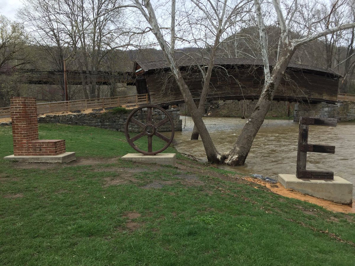 tomwolf58's tweet photo. Humpback Bridge, look close, what does it spell. 183 years old, still in good shape https://t.co/GWNsJql8cS