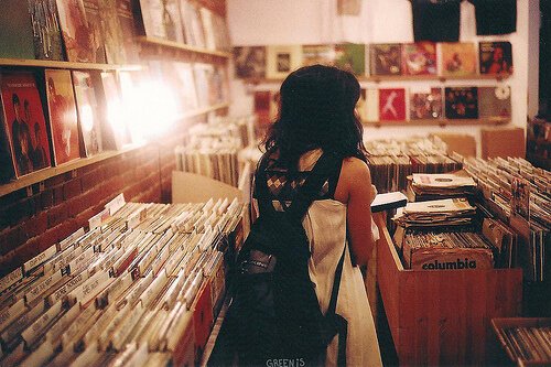 thebestowd's tweet photo. Top 10 #Gifts for Your Hipster Girlfriend - College Magazine https://t.co/3HT39tYoJi #Bestowd #giftperfect https://t.co/iSSS4AZYkp