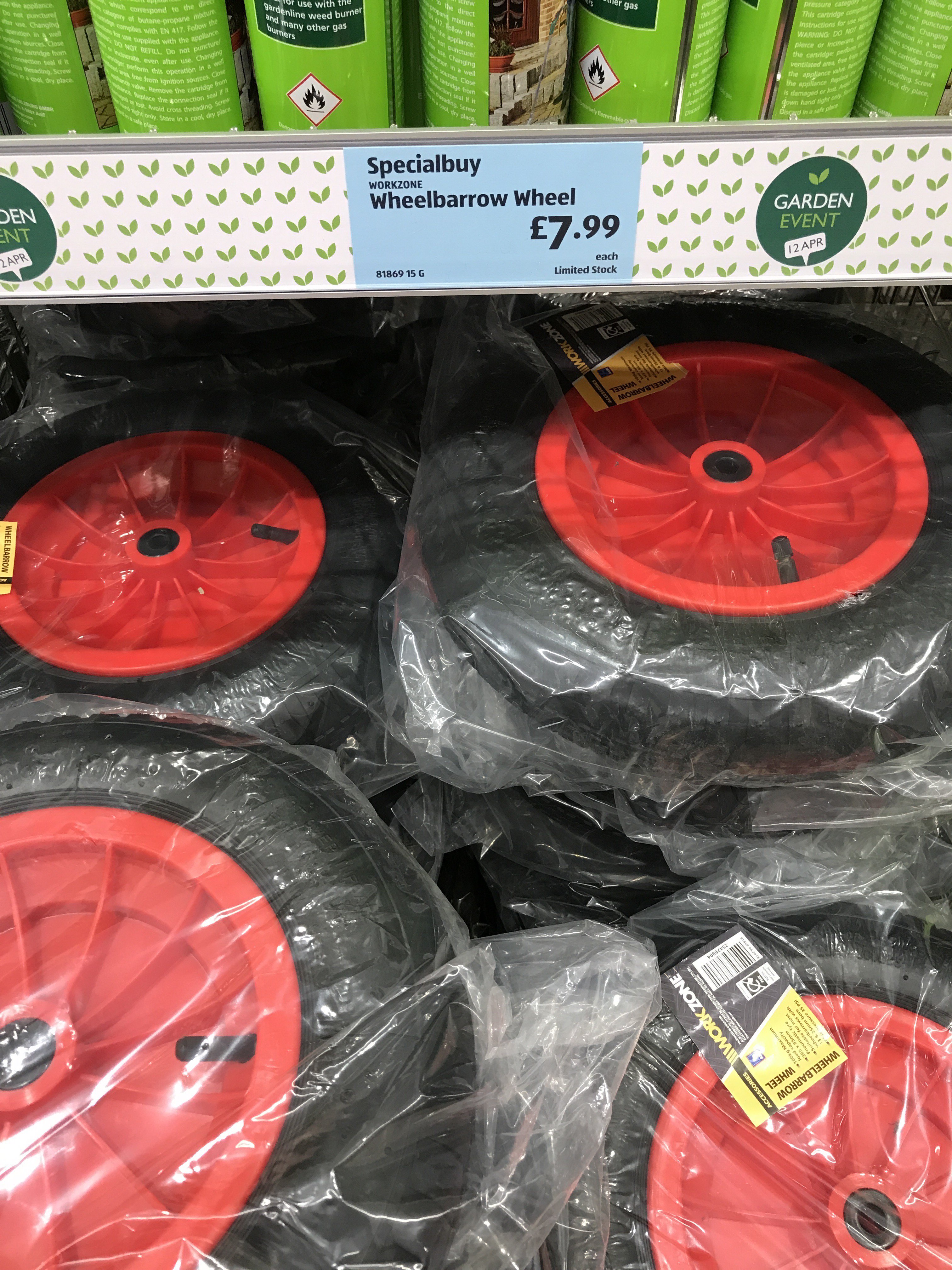 Wheelbarrow on sale wheel aldi