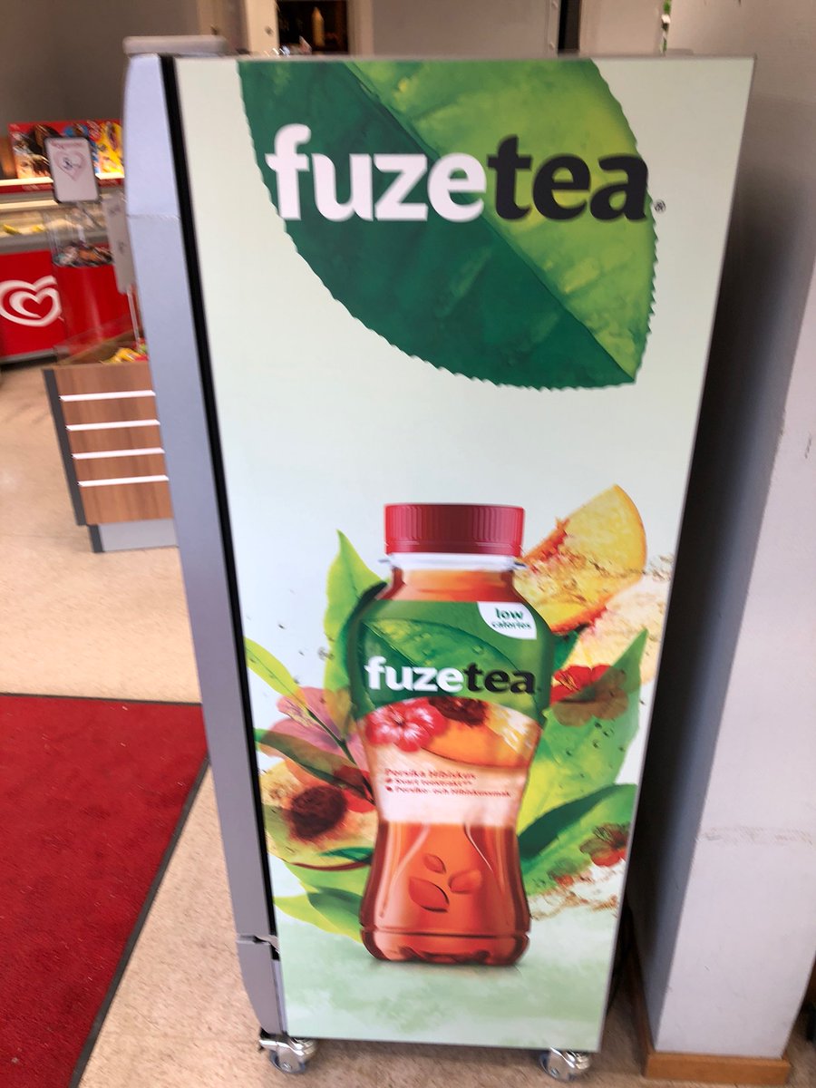 MyWaySkoghall's tweet photo. Först på Hammarö med Coca Colas nya storsatsning. Läskande god! Största satsningen i Europa sedan Coca Cola Zero. #fuzetea #CocaCola #dricka #dryck #istea @CocaColaSE #skoghall #hammarö #värmland #mywayskoghall https://t.co/uYPmumLZKG