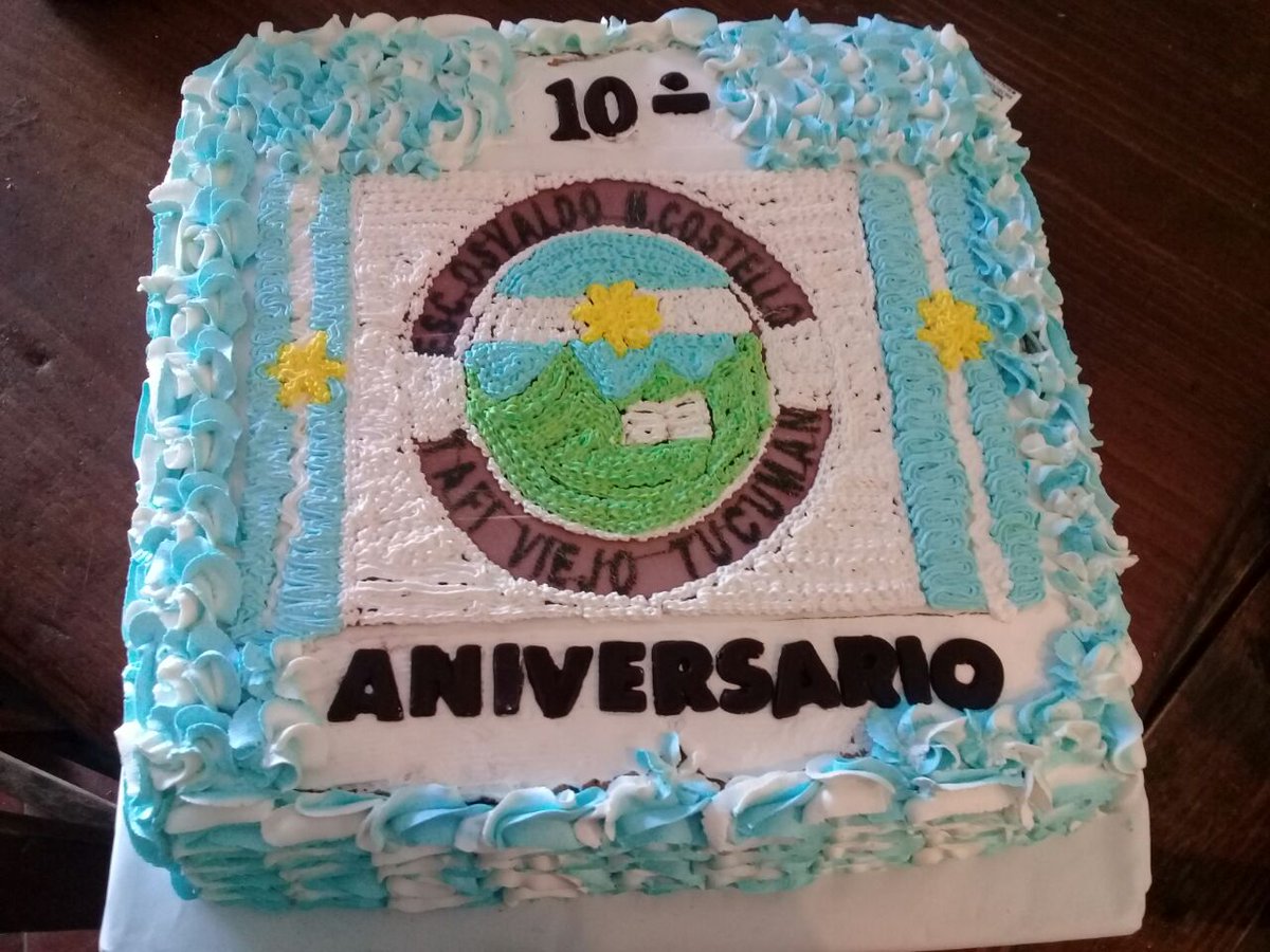 leandrodecen's tweet photo. Gracias legislador @ArielGarciaUCR por la donacion de delantales y por el presente de la bandera de Macha en el 10 aniversario de la #Escuela osvaldo costello de #tafiviejo https://t.co/x127DxRA9g
