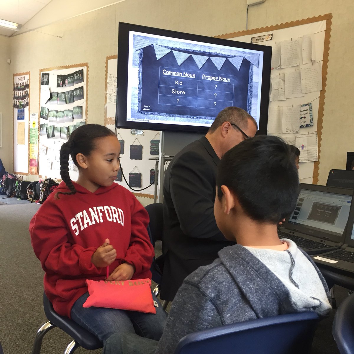 chrisharr27's tweet photo. Google classroom used just for ELD... Ss record answers but then show a partner SMART to share ideas with formal language frames... @hoko221 @SuisunEl #talk2learn https://t.co/rnly1em1Uf